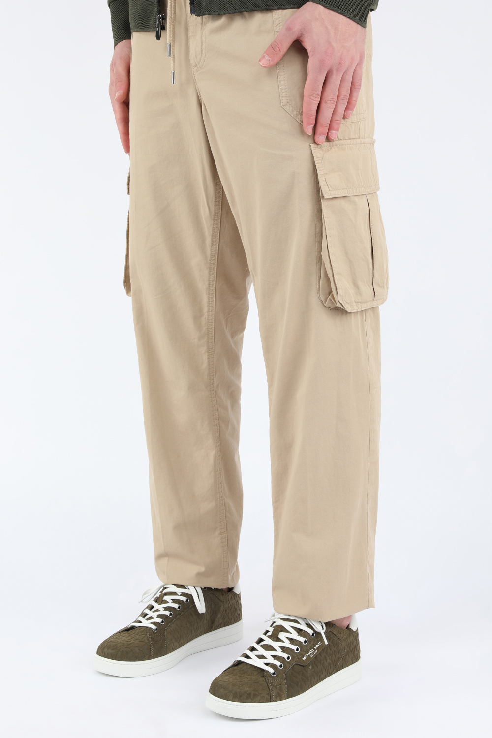 נעלי סניקרס מעור מונוגרמיים בגוון ירוק זית